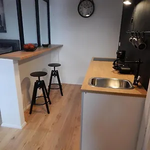 https://gold-rooms-and-suite.primorje-gorskikotar.com